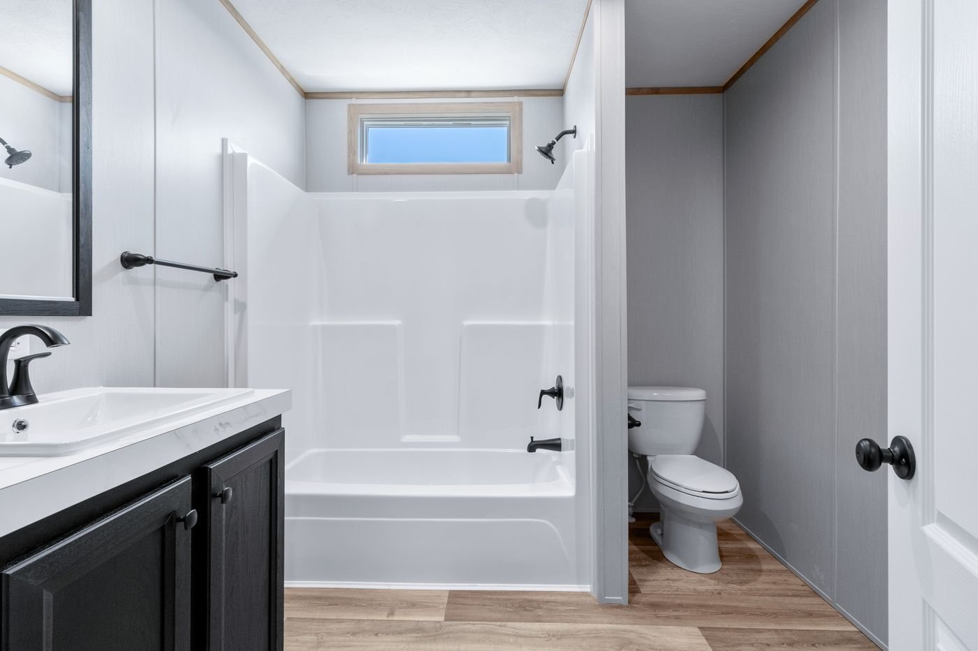 Independent / Anatolia XL SLT28683AH — manufactured home photo 4 at Texas Home Outlet in Huffman, TX