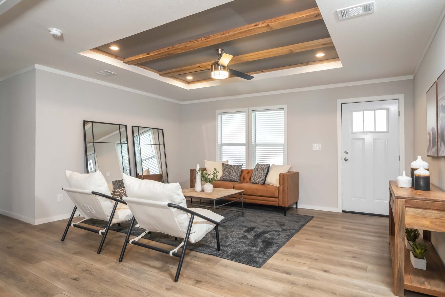 Premier / Bourbon 3276H42398 — manufactured home photo 4 at Texas Home Outlet in Huffman, TX