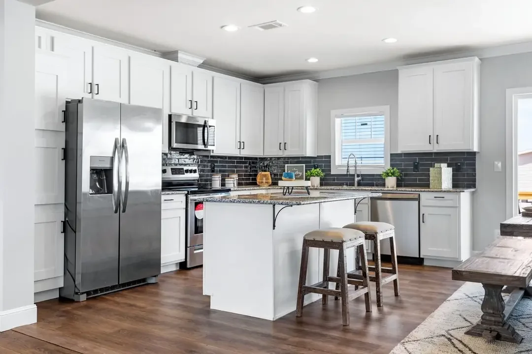 Alpine Series / El Capitan 32SAP32563AH — manufactured home photo 6 at Texas Home Outlet in Huffman, TX